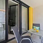 Pearl By Liget With Parking Apartmán
